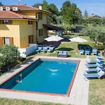 13 Villa
